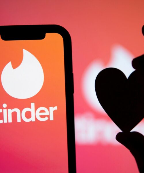 TINDER SLAVÍ 10. NAROZENINY!